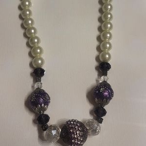 Women's necklace